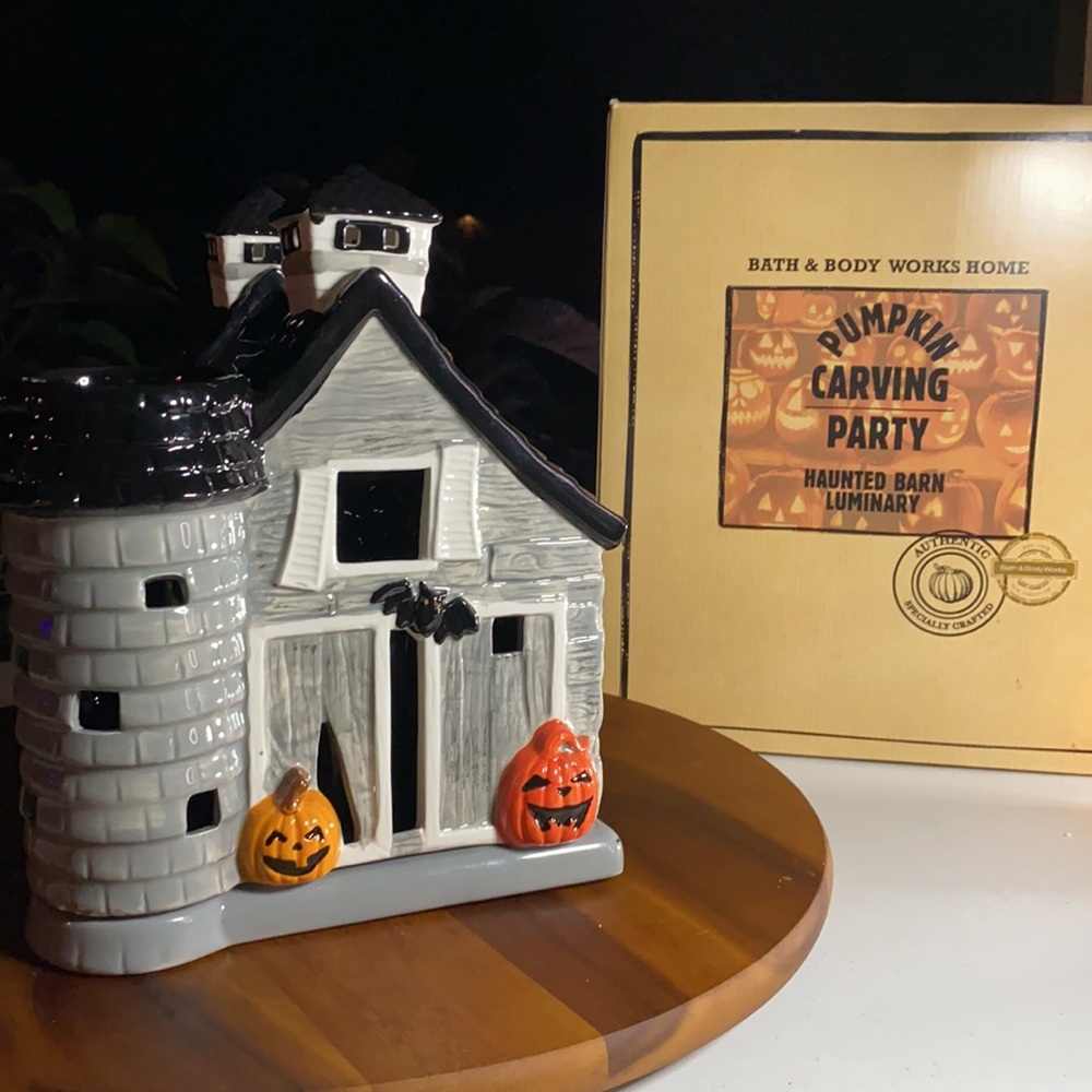 Bath and Body Works Haunted Barn Candle Luminary